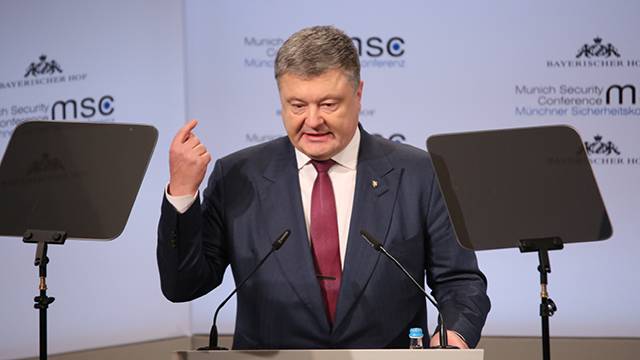 Сторонники Саакашвили в Киеве требуют импичмента Порошенко