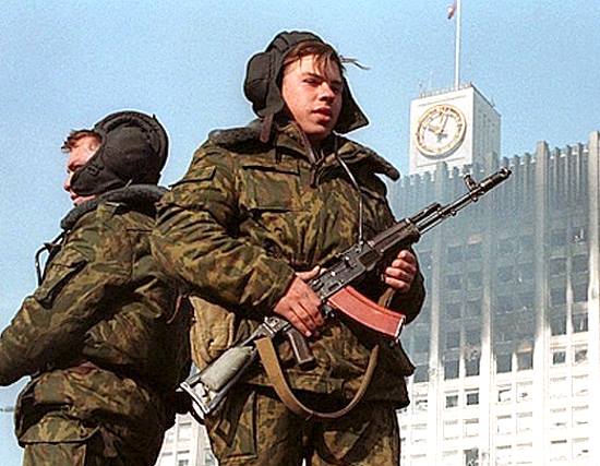 Танкисты-киллеры Ельцина в 1993. "Я умоляю боевых товарищей! Летчики, поднимайте боевые машины!"  история,россия