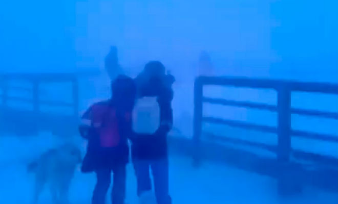 Дорога из школы в Якутии: буран и ветер 30 метров в секунду