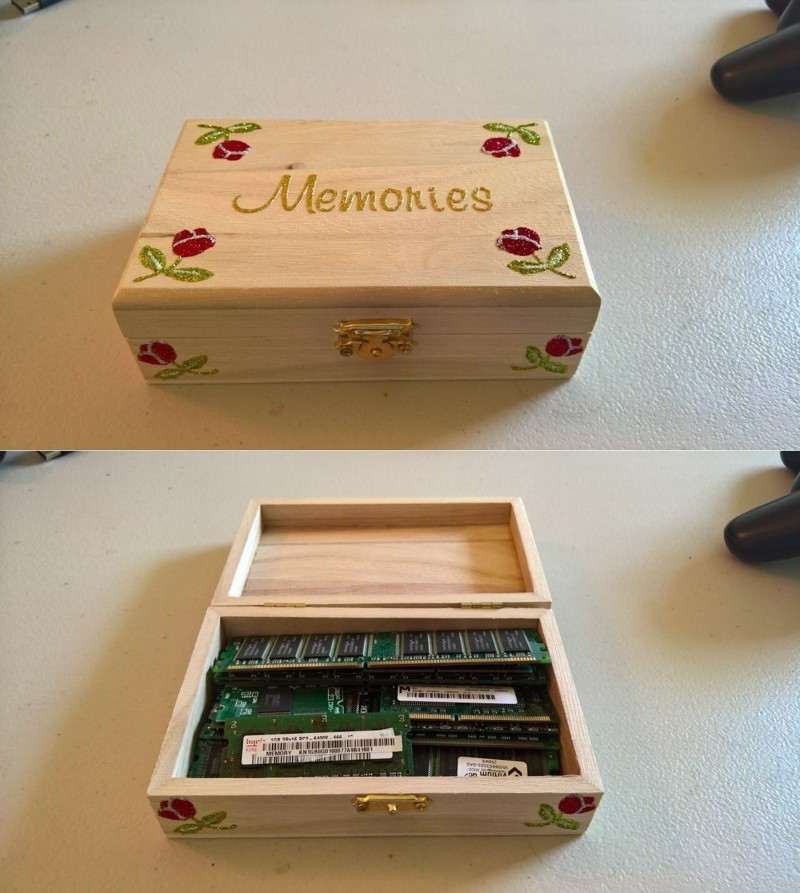 7. Ох, а я представил, что внутри будут милые открытки смешные ситуации, фото, что здесь происходит, юмор