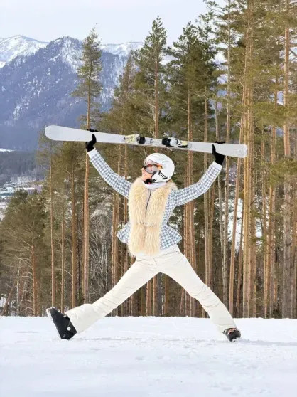 Татьяна Навка с детьми на Алтае, а Настя Ивлеева на берегу Финского залива: как звёзды провели выходные Навка, КиценкоПолина, ДиброваПолина, НавкаТатьяна, отдыха, Полина, время, России, Дмитрия, Настя, ИвлееваПолина, ИвлеевойНастя, Насти, ИвлееваФото, ИвлееваНастя, Российские, Бегак, ЖасминЖасминФилипп, КиценкоРанее, ЖасминФото