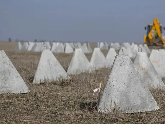 Соратников Зеленского уличили в воровстве сотен миллионов на обороне Херсонщины