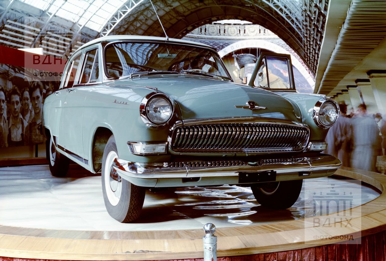 Выставка новых советских автомобилей 1961 года — редкие фото из архива ВДНХ Выставка новых советских автомобилей 1961 года — редкие фото из архива ВДНХ авто и мото,автоновости