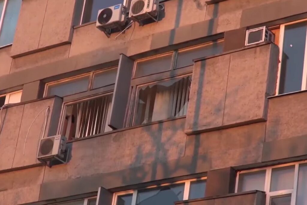 Россиян предупредили о штрафах за немытые окна