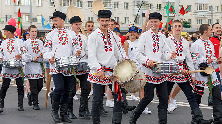 Это где-то рядом с Россией и там коронавирус лечат водкой: Почему мир мечтает захватить Белоруссию