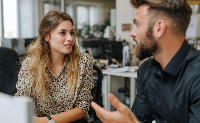 Вводите свою точку зрения, осторожничая. / Фото: Midjourney