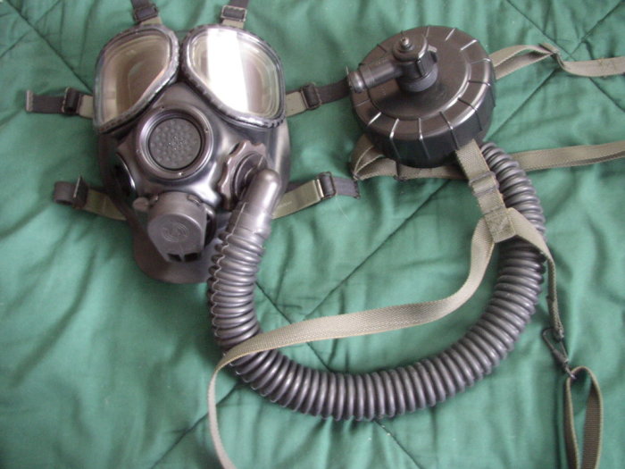Для чего у противогаза Ш-1 на лбу имеется загадочный «рог» Для чего у противогаза Ш-1 на лбу имеется загадочный «рог» технологии