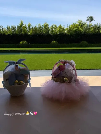 Дженнифер Лопес, Светлана Бондарчук, Рози Хантингтон-Уайтли, Кристина Орбакайте, Наталья Михалкова отметили католическую Пасху и Вербное воскресенье Кристины, Бондарчук, Блейк, Крутая, сыном, сыномФото, Сидоркина, КардашьянФото, Кардашьян, Кендалл, Кайли, КардашьянВита, Дженнер, детьмиФото, детьмиВита, дочерьюКлаудия, ШифферАлександра, ХантингтонУайтлиКортни, апреля, ХантингтонУайтли