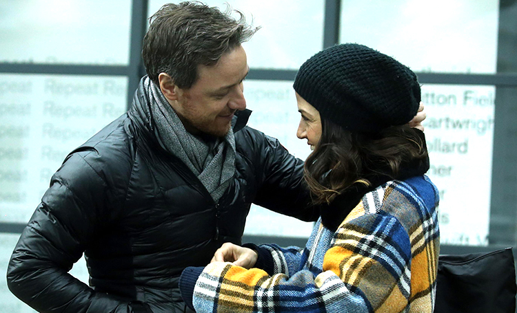 Сладкий февраль: Джеймс МакЭвой на романтической прогулке с подругой Лизой Либерати