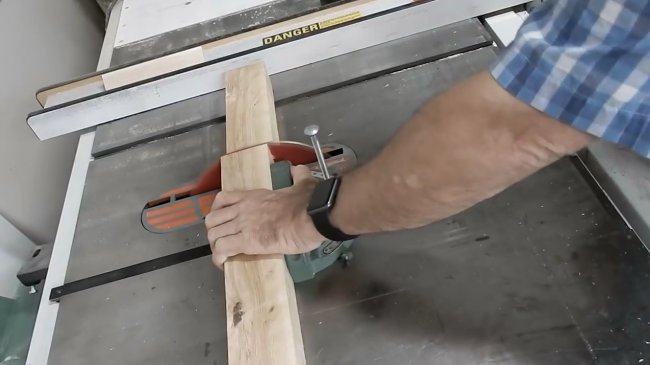 Обработка угловых соединений, приспособление для циркулярной пилы 