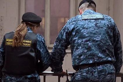 Подростку вынесли приговор за брошенную гранату в полицию и поджог станции связи