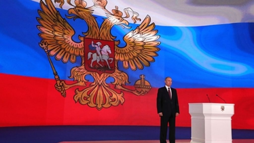 Дальше "красной линии" не пустит: Песков рассказал, какой будет внешняя политика Путина