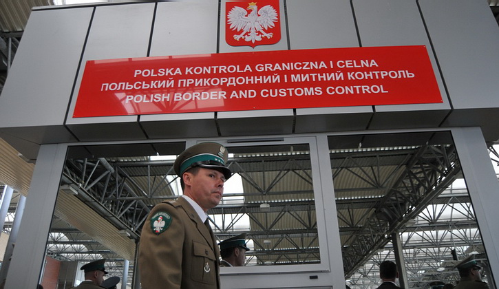 За Бандеру: Польша перекрыла путь в Европу для грузов с Украины