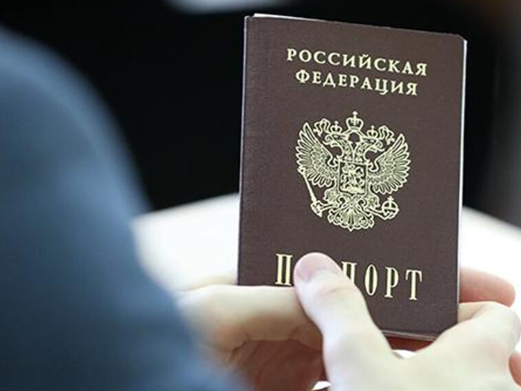В Москве двоих россиян впервые лишили гражданства за преступление