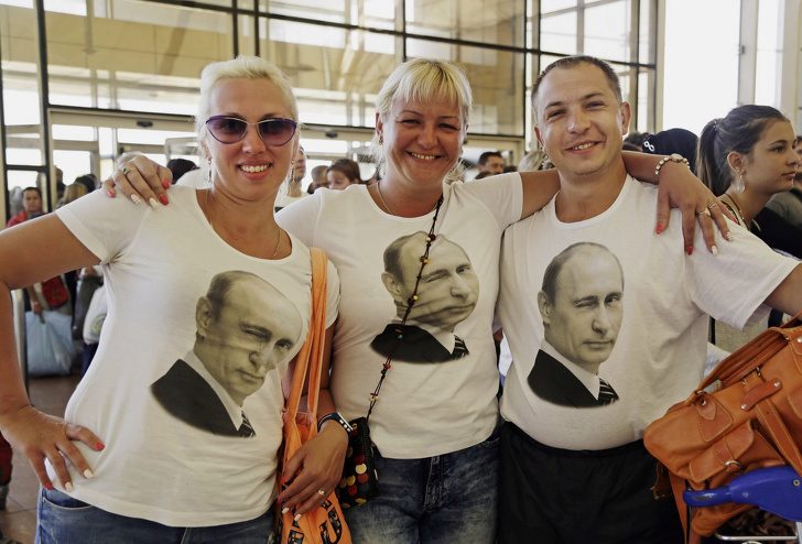 Я русского узнаю по походке: как за границей идентифицируют наших людей