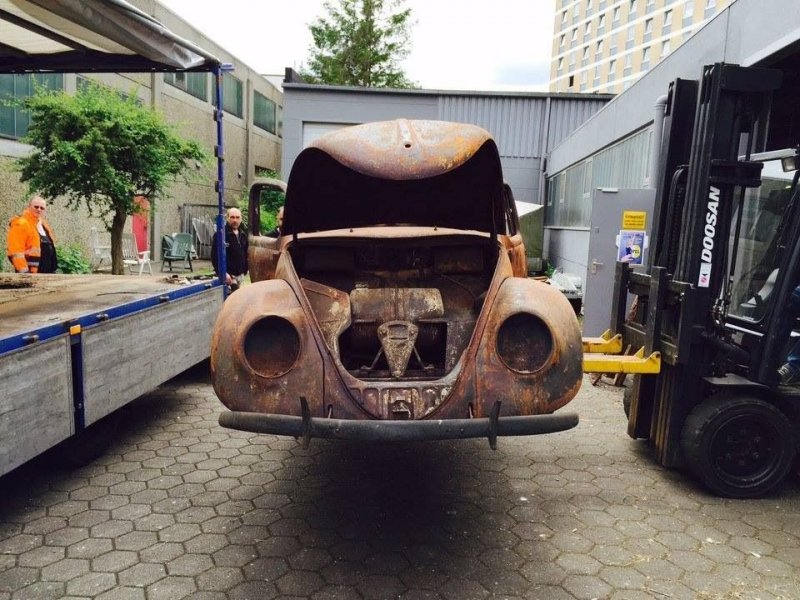 Самый старый в мире Volkswagen Beetle полностью сгорел, но был восстановлен