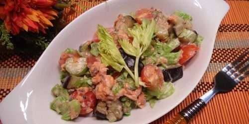 10 салатов из баклажанов, которые заставят по-новому взглянуть на овощ кулинария,рецепты,салаты