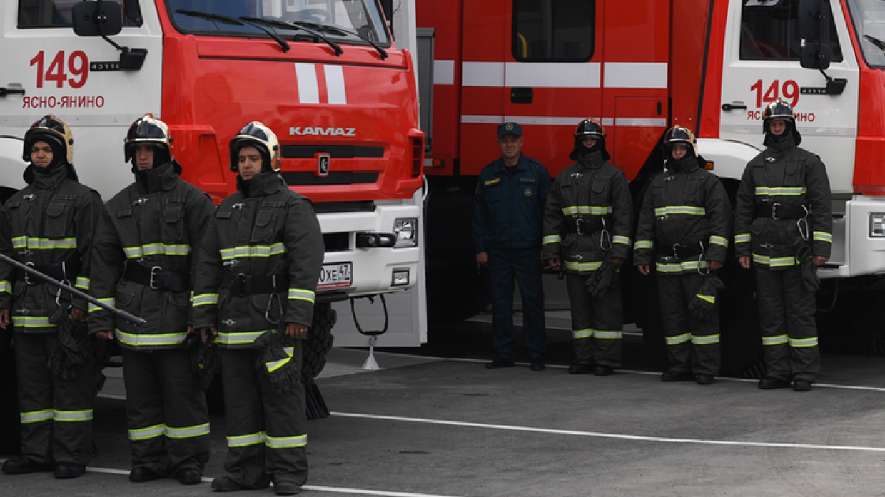 ДТП С пожарной машиной СПБ. В Москве задавили пожарного.