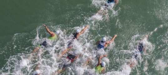 На Олимпиаде спортсмены после плавания в Сене снимаются с соревнований из-за кишечной инфекции