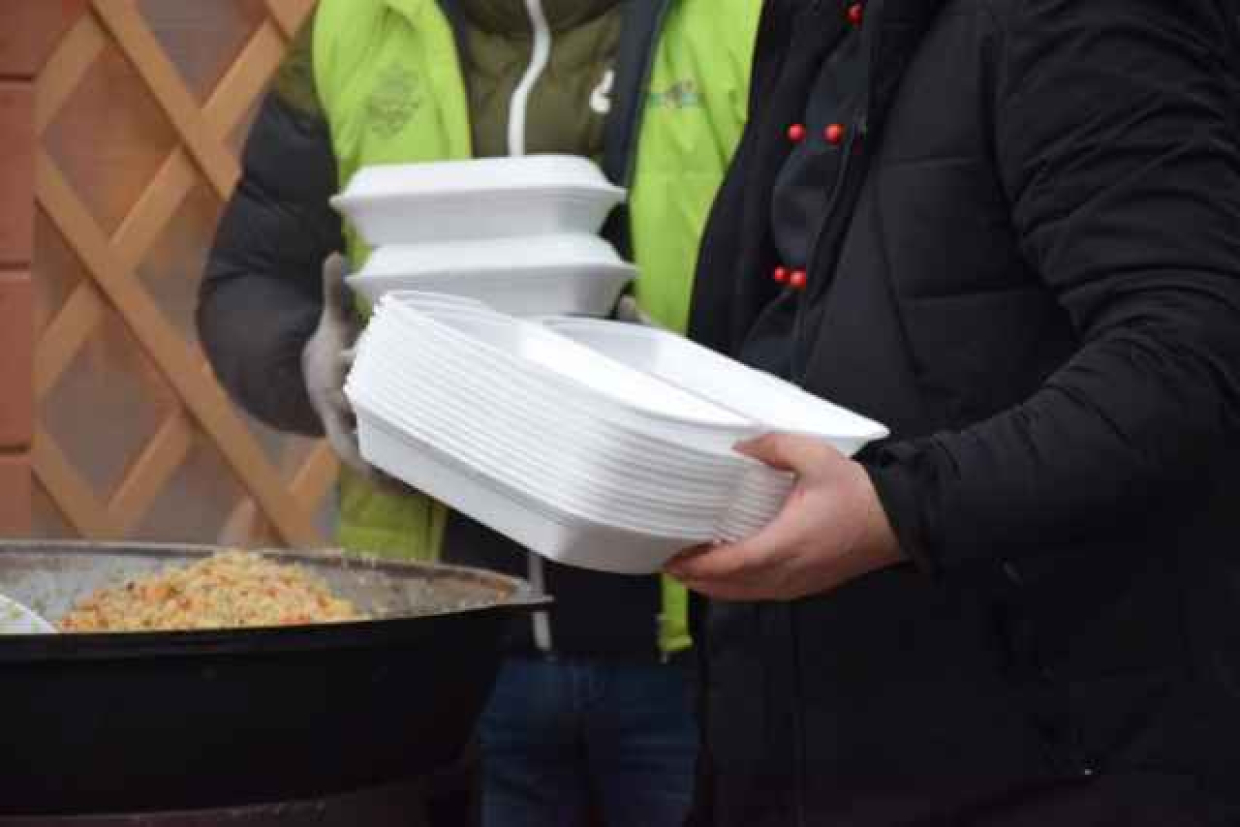 Курские волонтеры перед Новым годом накормили более 80 бездомных