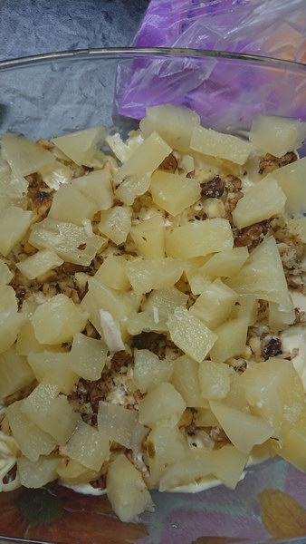 Салат «Ананасы с орехами» - рецепт моя случайная находка: вкусно и просто