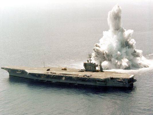 Сколько надо ракет и торпед чтоб потопить авианосец?