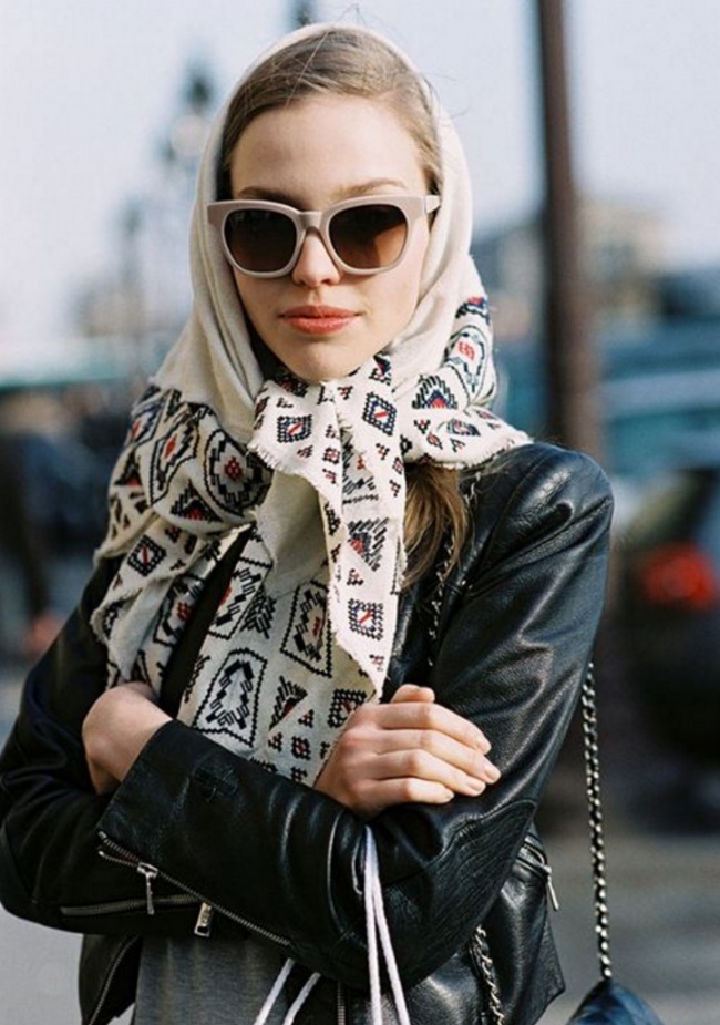 10 способов носить платки, косынки и легкие шарфы, чтобы быть яркой и стильной