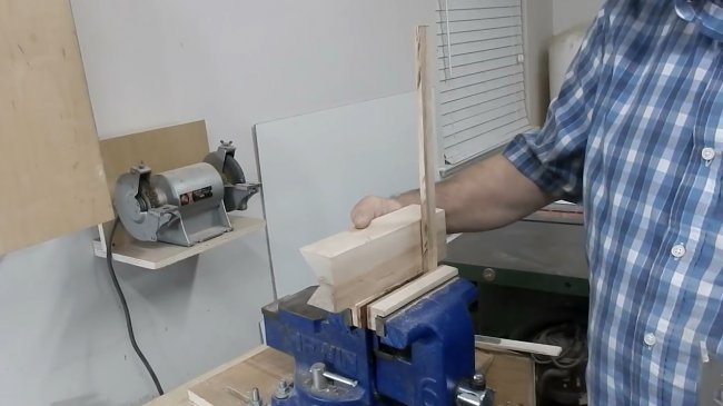 Обработка угловых соединений, приспособление для циркулярной пилы 