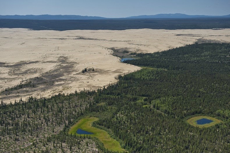 Великие песчаные дюны Кобук в Национальном парке Kobuk Valley на Аляске авиатур