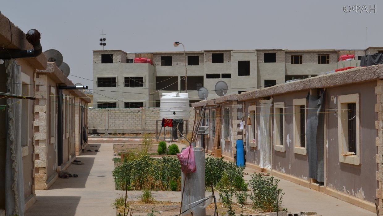 Правительство Сирии в срочном порядке создает центры временного проживания для беженцев, возвращающихся из лагеря «Рукбан»