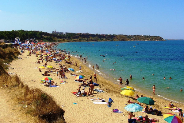  Охранник пляжа в Севастополе украл вещи у отдыхающих
