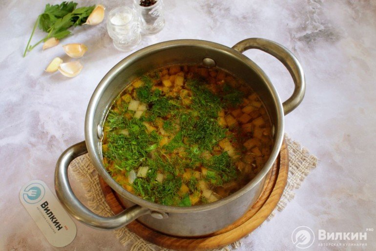 Овощной суп с баклажанами баклажанами, минутыШаг, овощей, перец, чеснок, промасливаем, кастрюле, сельдерея, постный, кубиками, пассеруем, способом, натертую, морковь, Перемешав, Легкий, 8Добавляем, баклажаны, порубленные, нарезанную