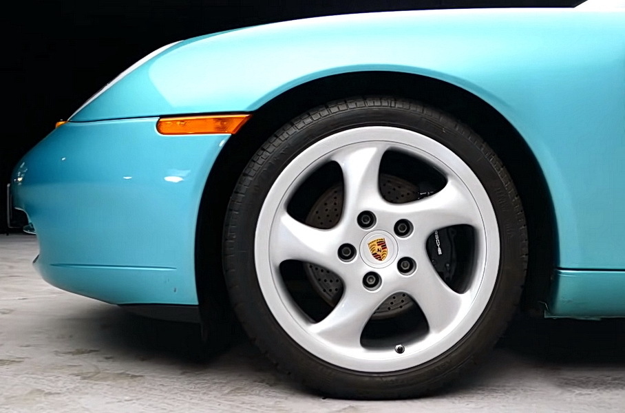 Посмотрите на единственный в мире Porsche 911 с заводской броней Новости