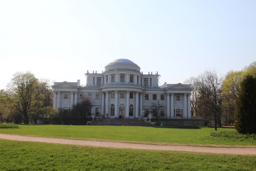Бешеный ажиотаж: петербуржцы облюбовали Елагиноостровский дворец после реставрации