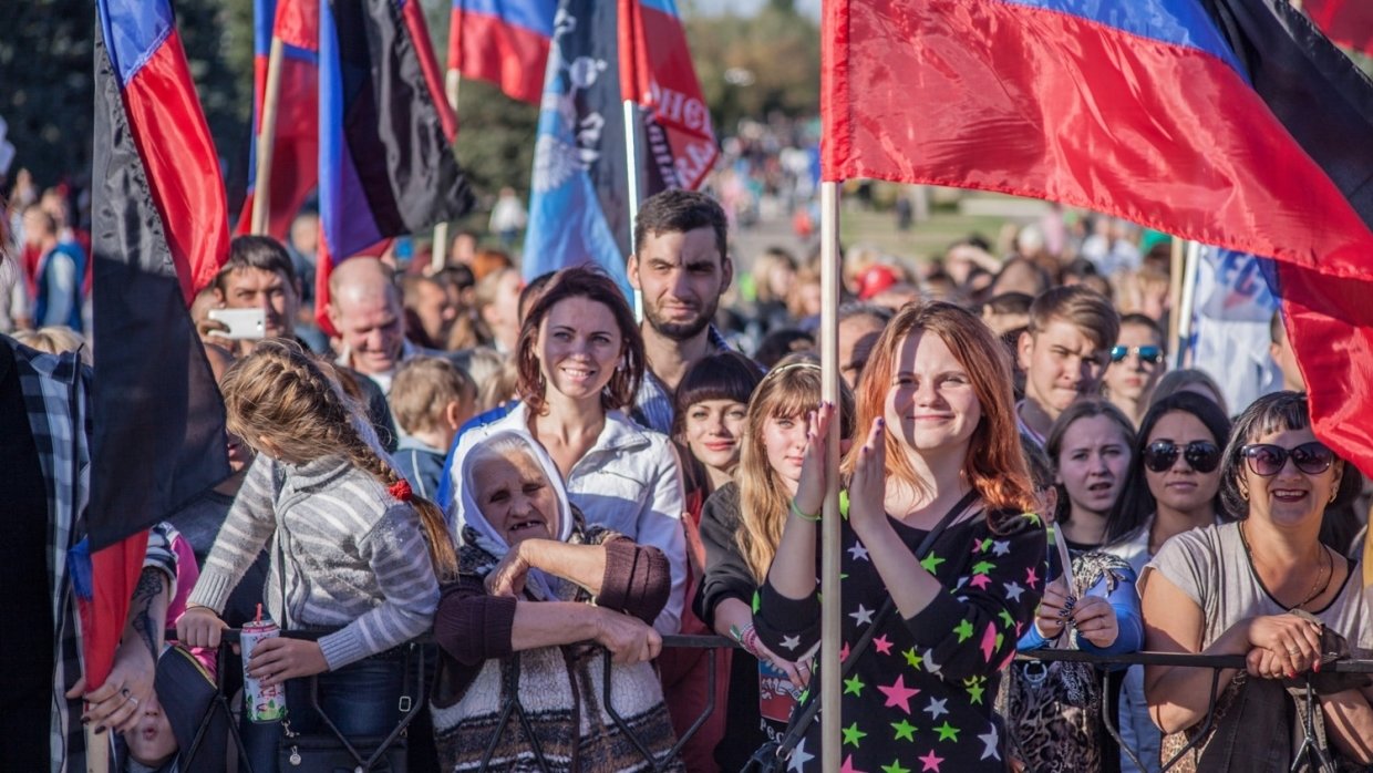 Население 2014 года. Жители ДНР. Жители Донецка. Жители Донбасса о России.