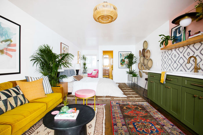 Ярко, стильно и практично: 5 уютных идей для квартиры-студии зонирование,интерьер и дизайн,квартира,оформление,студия