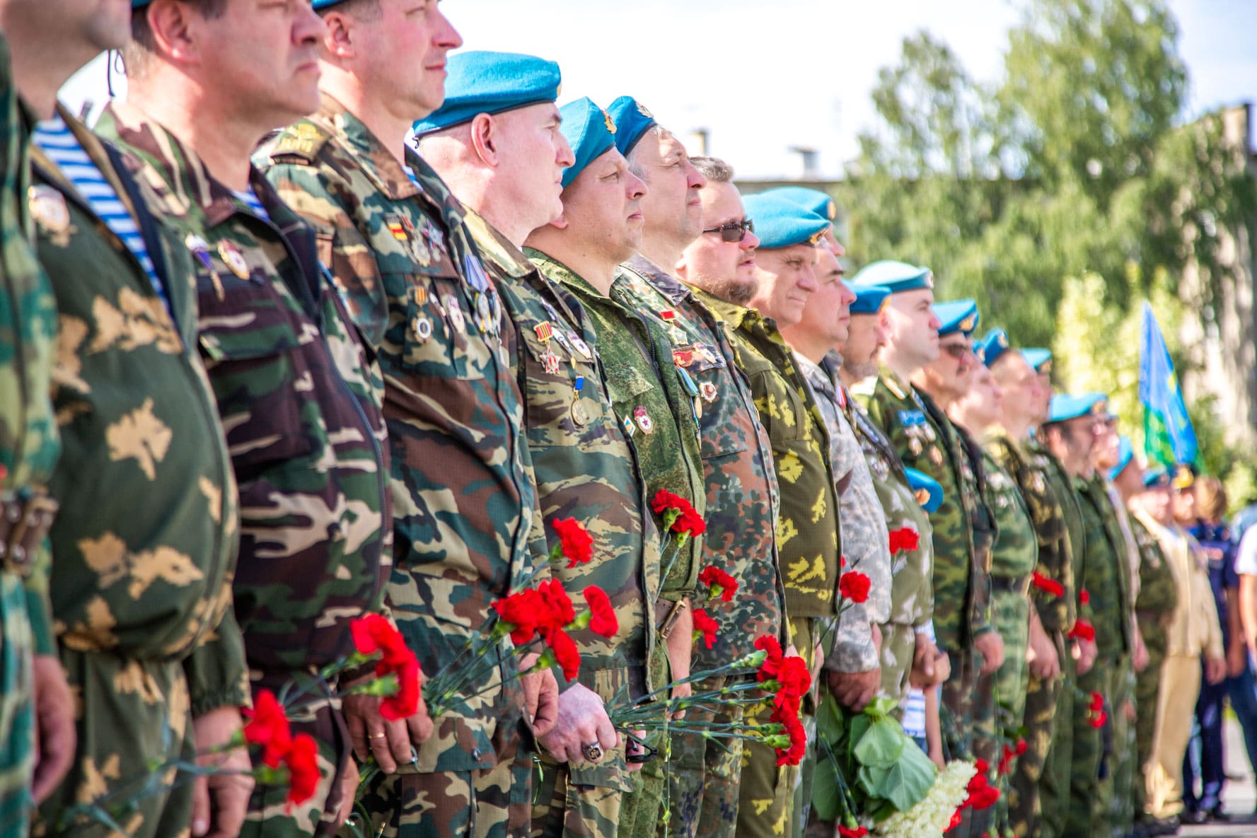 В Твери отметили 92-ю годовщину со дня основания Воздушно-десантных войск России
