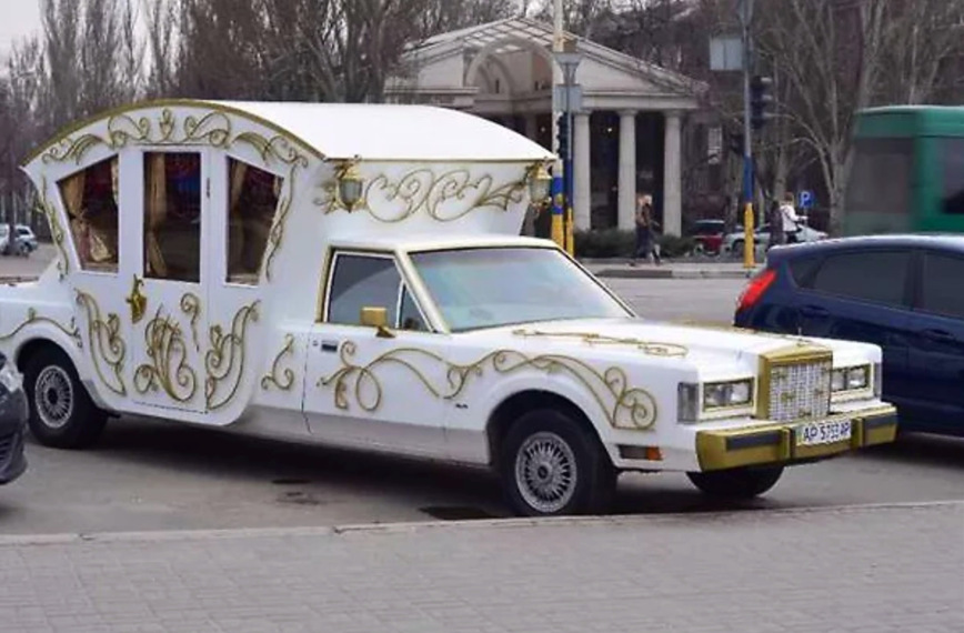 13 совершенно ужасных на вид лимузинов из России и Украины 13 совершенно ужасных на вид лимузинов из России и Украины