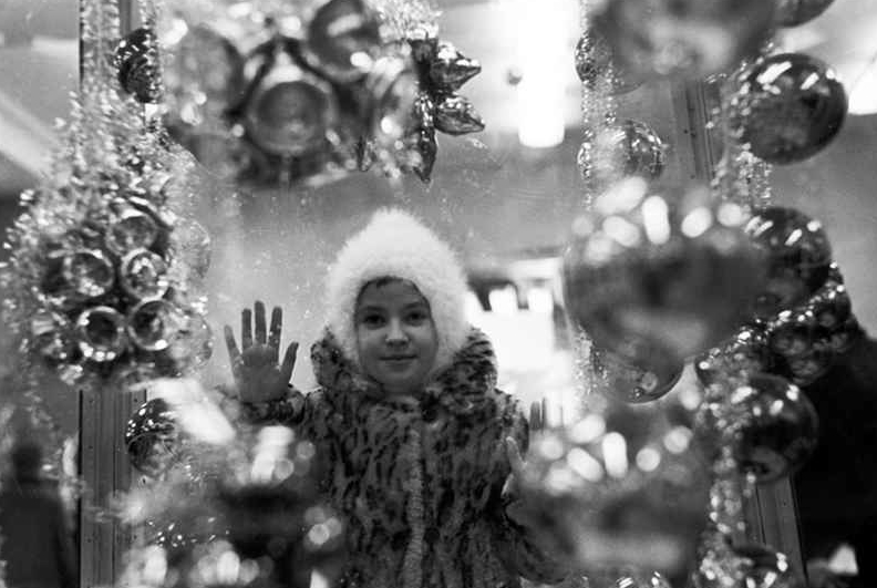 Новый год в СССР: Дед Мороз, Снегурочка и консервы