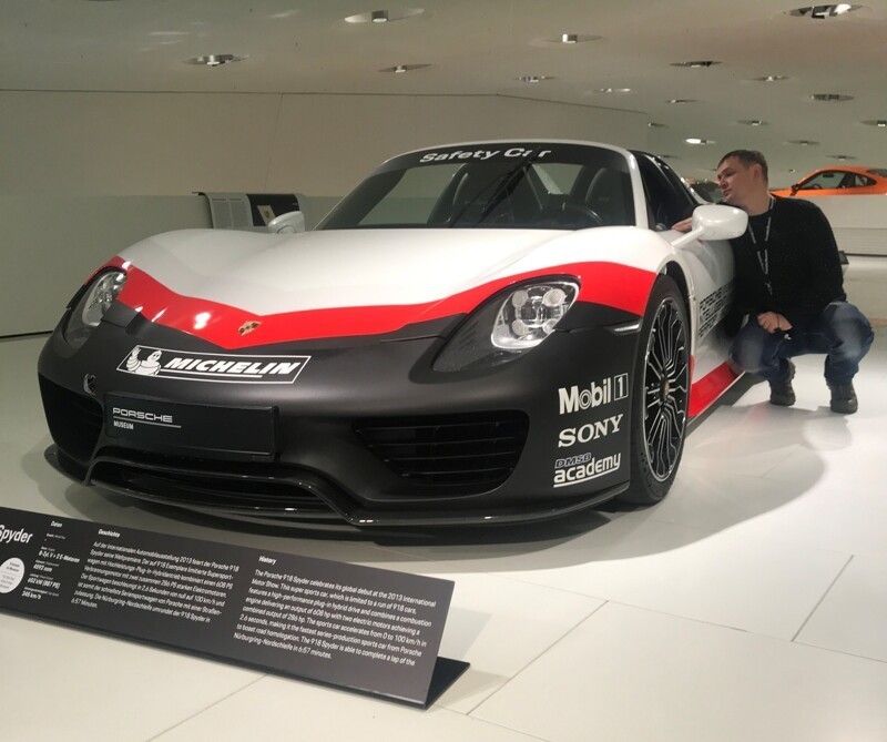 Из первых уст: музей Porsche в Штутгарте Порше, Porsche, Фердинанда, кузов, которая, этажа, Облегченный, музея, началось, музей, автомобилей, стекловолокна, рассматривается, жизнь, повлияла, алюминька, традиции, Более, искусства, формы