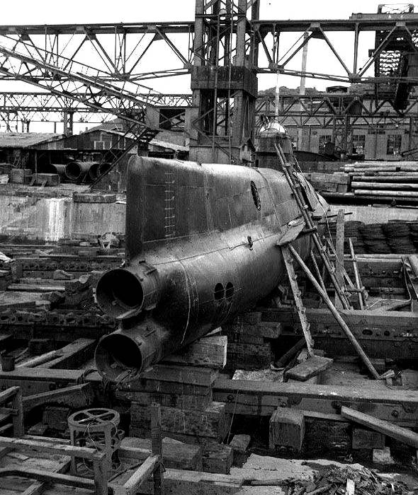 Сверхмалая Корю на стапеле во время строительства. /Фото: Ww2db.com