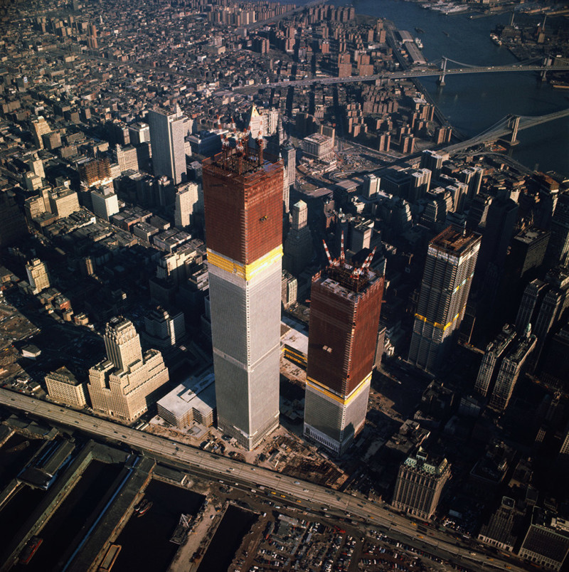 9. Строительство Всемирного торгового центра в Нью-Йорке в 1971 году. история, мир, фотография