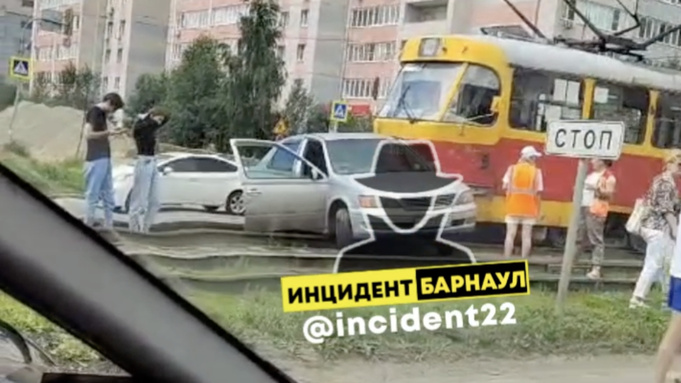 В Барнауле трамвай 