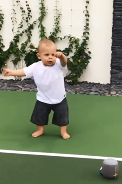 Энрике Иглесиас сыграл в футбол с подросшим сыном sundaymood