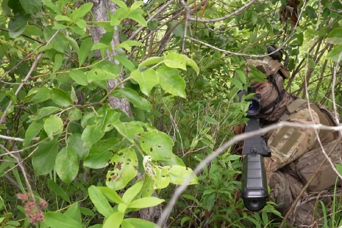 В Хабаровском крае с курсантами центра снайпинга Восточного военного округа состоялись комплексные занятия по боевой подготовке