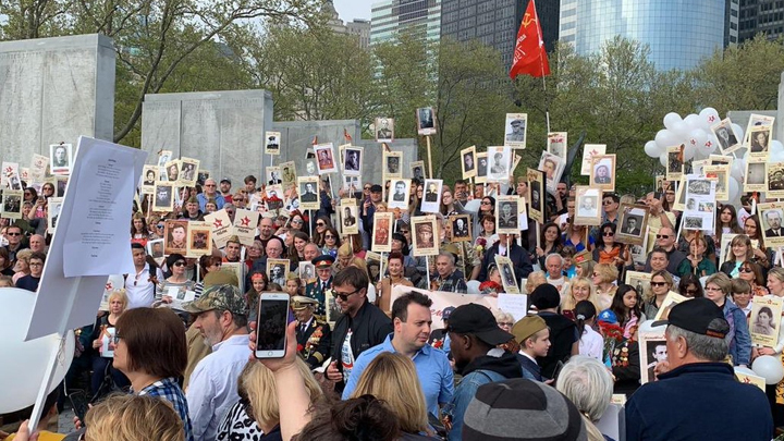 «Бессмертный полк»: Патриоты за океаном и свои Иваны, не помнящие родства