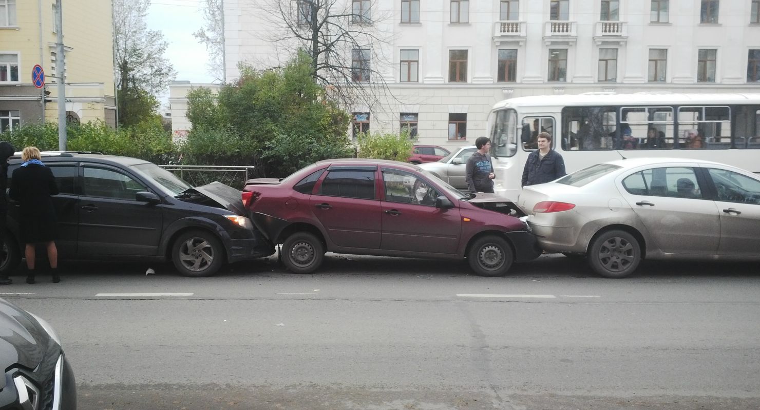 Дистанция и боковой интервал во время движения на автомобиле