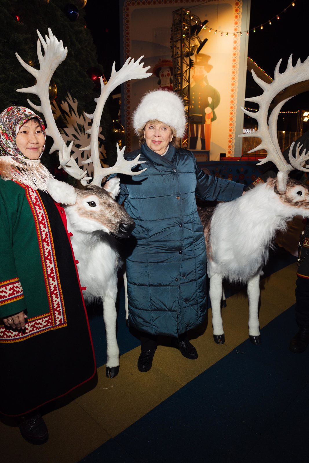  Лиза Моряк, Юлия Пересильд и Милош Бикович