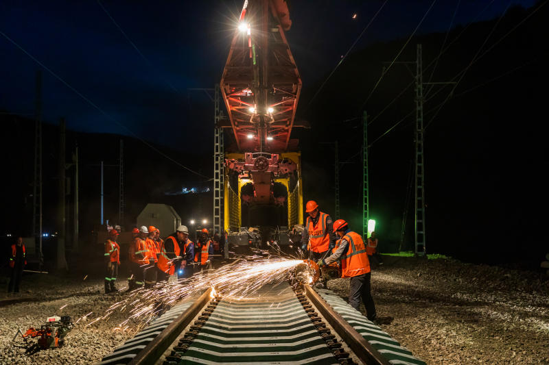 Iphone se2022 geekbench. Se 2020 и se 2022. айфон 14 толщина. Se 2022 и 2023 сравнение. крупные ритейлеры.