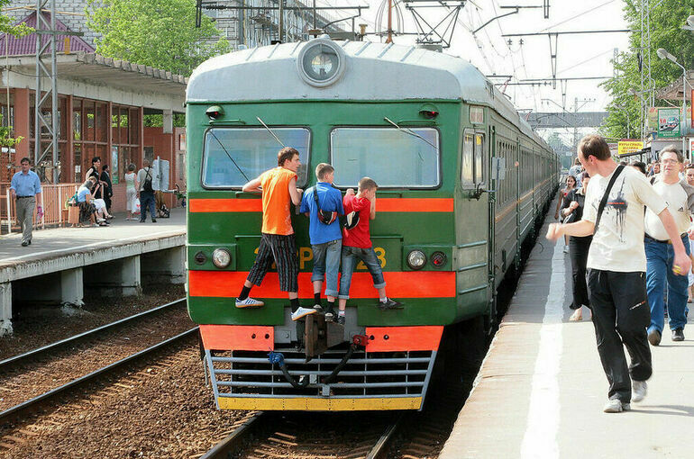 Транспорт в 10 раз. Российские поезда. Зацеперы на железной дороге.